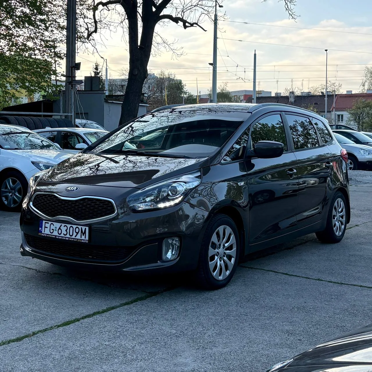 KIA Carens