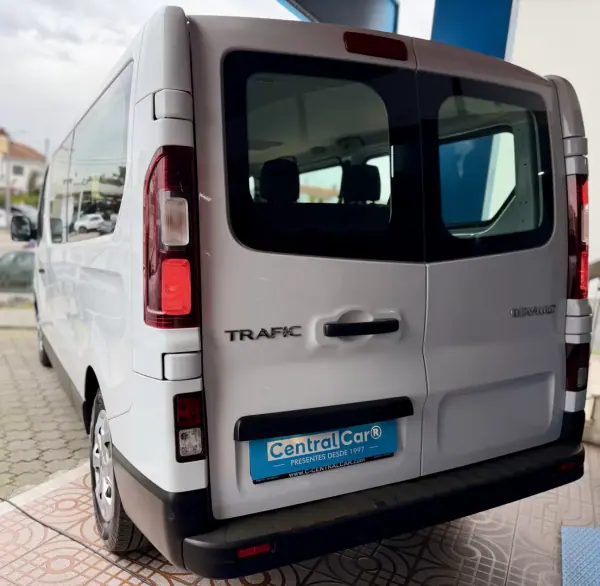 Renault Trafic 2022 2.0 BlueDCi LE Grand Life 150Cv | 9 LUGARES