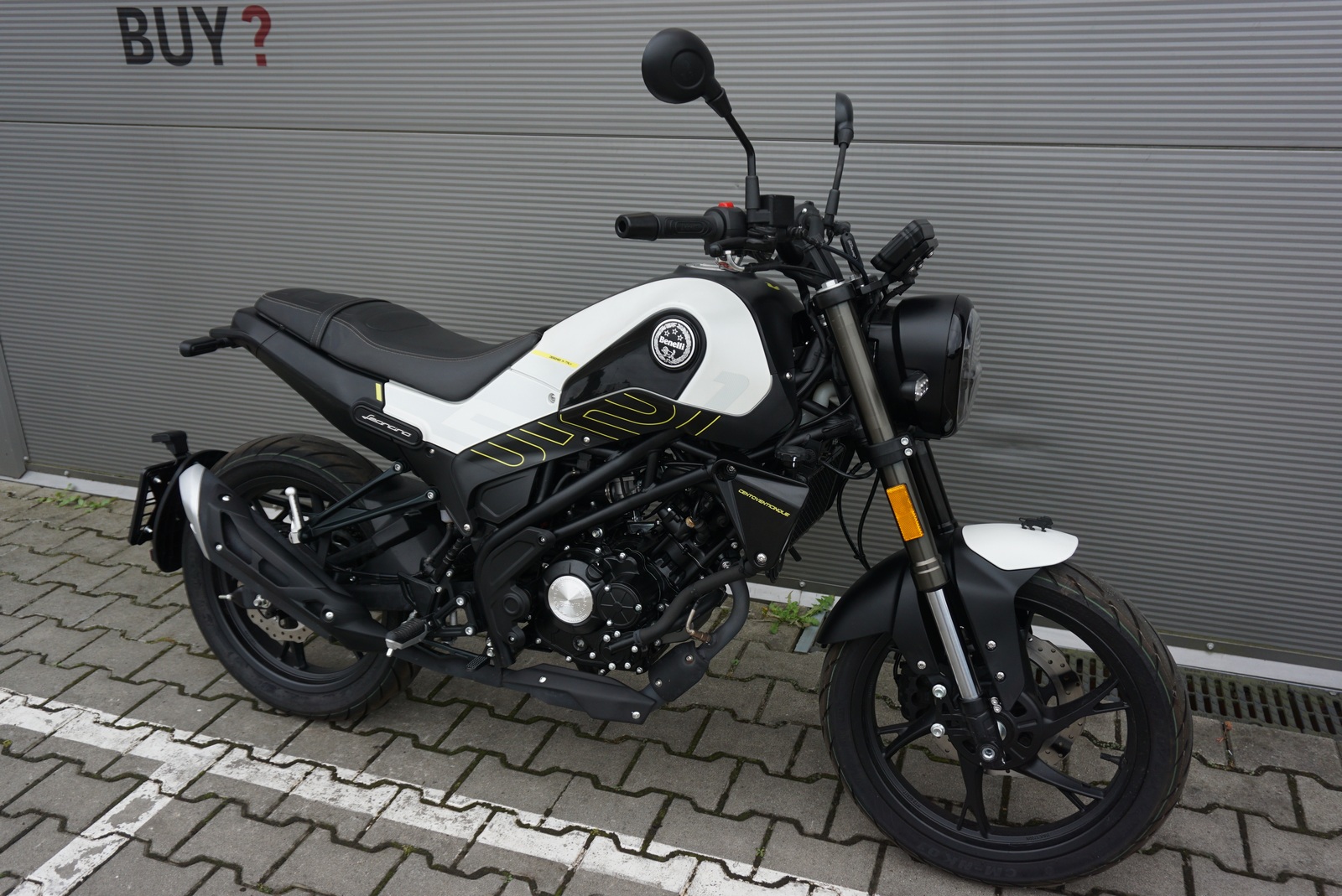 Benelli Leoncino 125