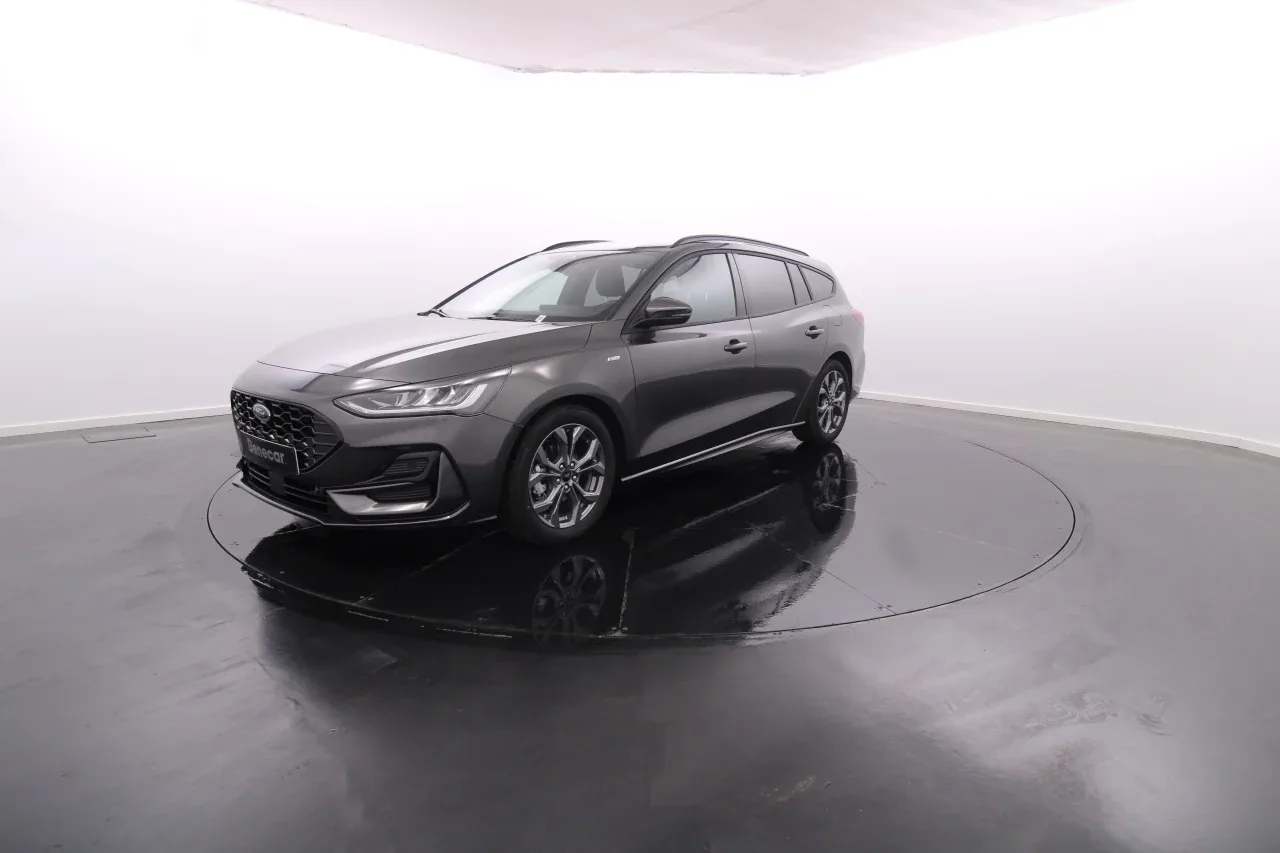Ford Focus SW ST-LINE 1.5 TDCi 115cv Cx. Aut. GPS / Vidros Escurecidos / Pack Driver