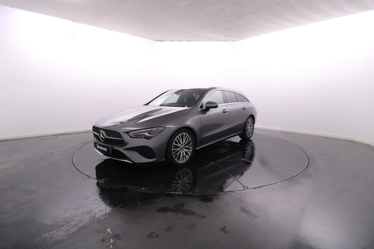 Mercedes-Benz Classe CLA - 180 d Shooting Brake Progressive Advanced Cx. Aut. / Vidros Escurecidos / Estofos em Pele / JLL
