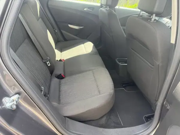 Opel Astra 2010 1.4 Enjoy