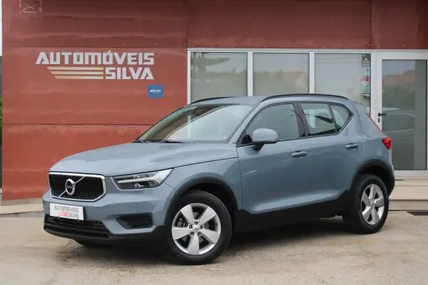Volvo XC 40 2019 2.0 D3 Momentum Geartronic