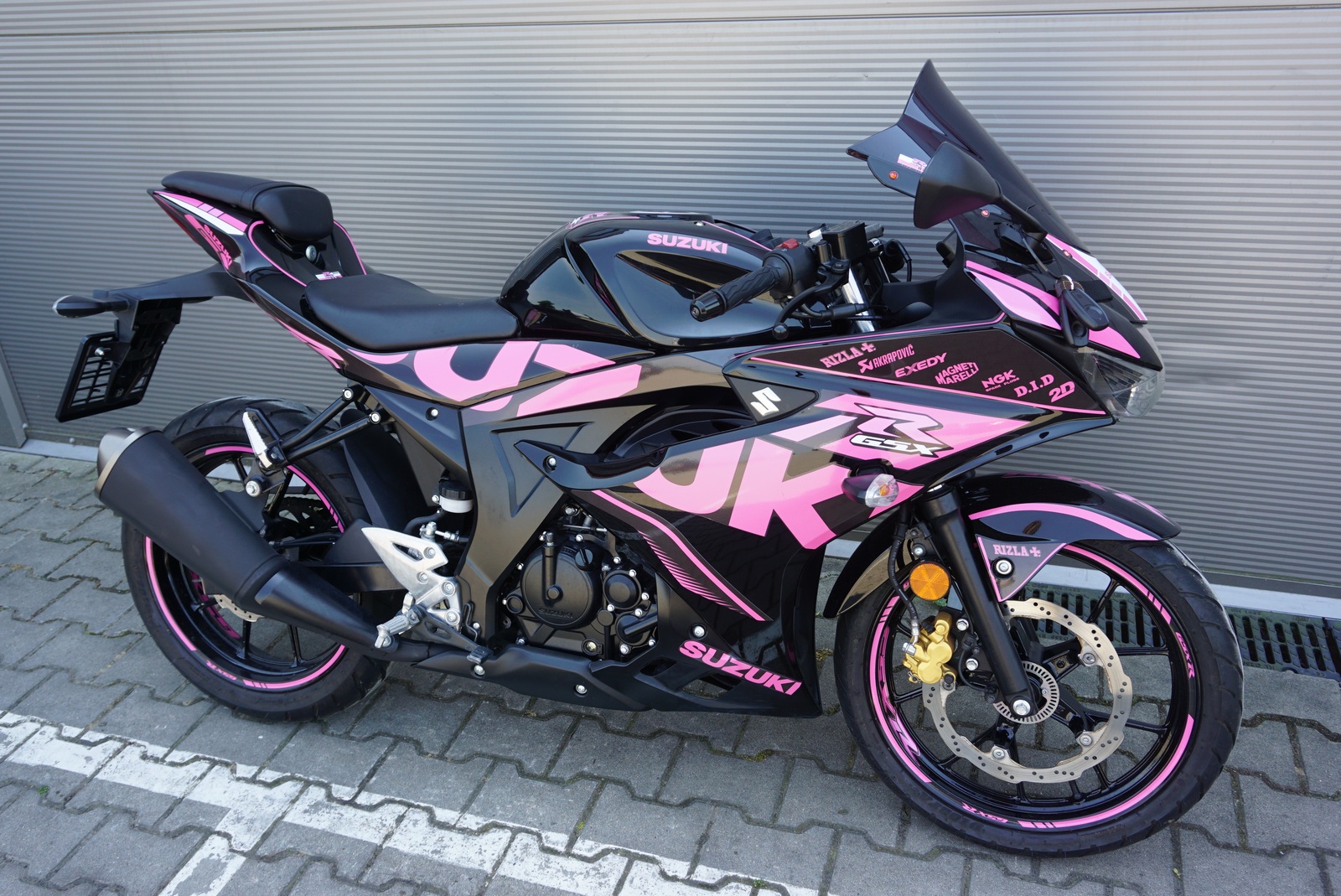 Suzuki GSX-R 125 GSXR PINK