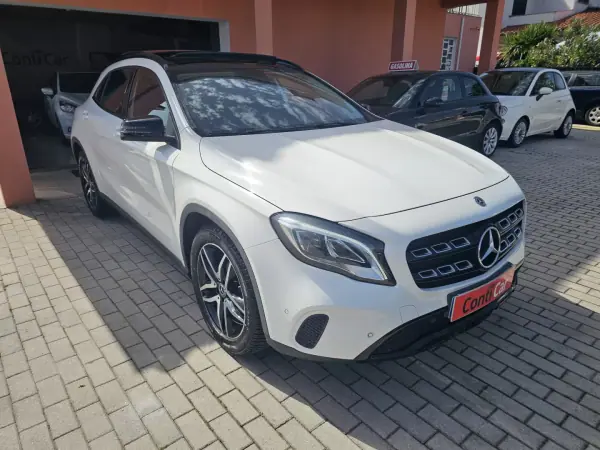 Mercedes-Benz GLA 200 2018 Pack Night Fascination